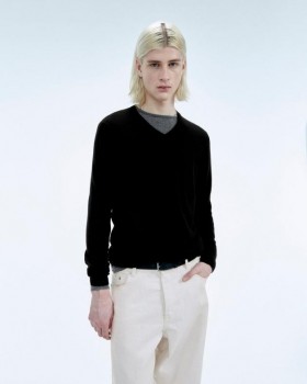  Geansaí Muineál V ó Future Dubh | Geansaí Muineál V agus Polo Cashmere d'Fhir