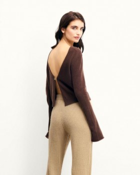  Top de manga larga sin espalda color chocolate de From Future | Tops de punto para mujer