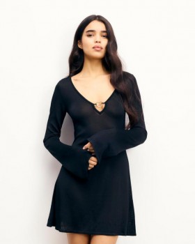  Vestido de manga larga con detalle de corazón y joyería negra | Vestidos de mujer